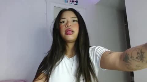 Snapshot of reina_reina chatting on September 11, 9:38 pm reina_reina online show from September 11, 9:38 pm