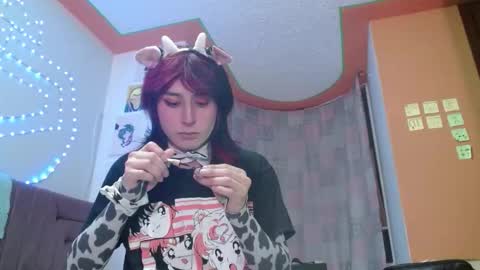 Snapshot of reiv_femboy chatting on October 8, 6:52 am reiv_femboy online show from October 8, 6:52 am