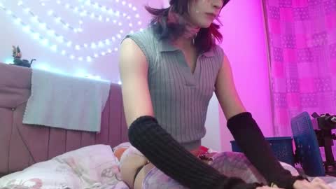 Snapshot of reiv_femboy chatting on September 13, 2:25 am reiv_femboy online show from September 13, 2:25 am