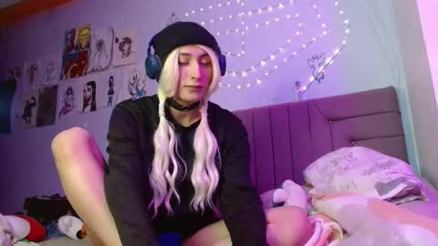 reiv_femboy online show from February 13, 1:53 am