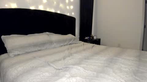 Priscilla online show from February 22, 4:07 am