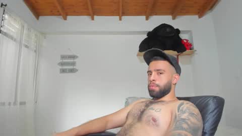 Snapshot of remy_sten chatting on January 28, 9:29 pm Rmy Steen online show from January 28, 9:29 pm