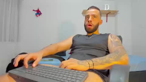 Snapshot of remy_sten chatting on September 13, 2:14 am Rmy Steen online show from September 13, 2:14 am