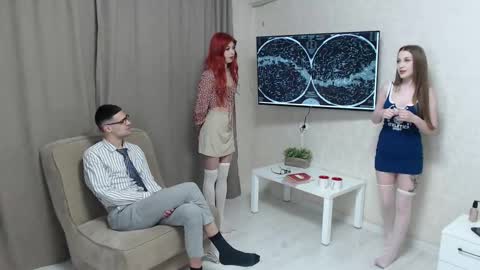 Snapshot of renae_tom chatting on March 6, 6:37 pm Renae Tom online show from March 6, 6:37 pm