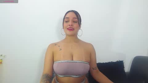 renatabrownn28 online show from May 8, 8:42 am