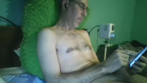 reyes_albert2006 online show from February 24, 10:15 am