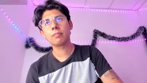 reylatino24 online show from January 19, 1:15 am