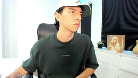 rhys_jagger_ online show from November 13, 10:07 am