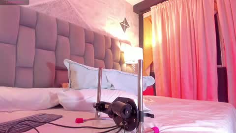 Riana online show from March 1, 7:08 am