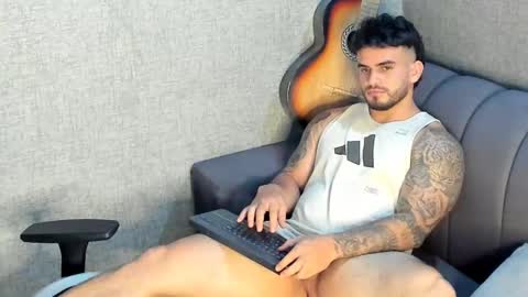 ricardogonzalez666 online show from October 13, 11:29 pm