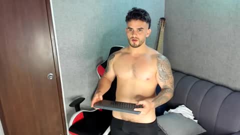 ricardogonzalez666 online show from September 26, 12:51 am