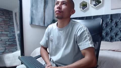 richar_voller online show from October 9, 11:15 am