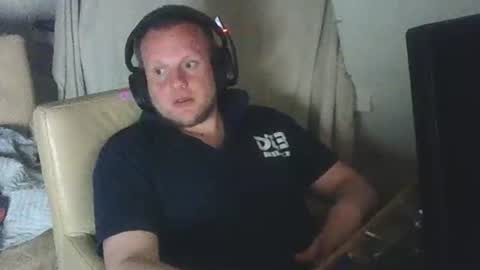 richardd110011 online show from June 10, 12:32 am