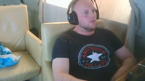 richardd110011 online show from June 22, 3:41 pm
