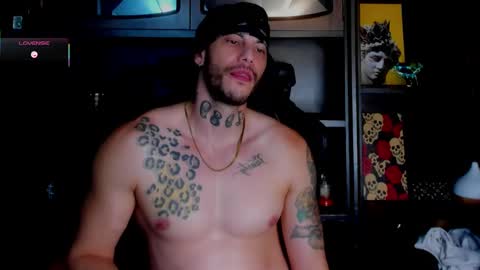 Snapshot of rickg_oficial chatting on October 7, 1:12 am RICKG online show from October 7, 1:12 am