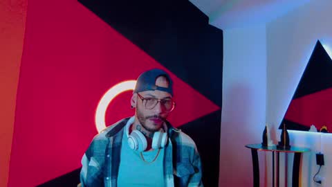 Snapshot of rickg_oficial chatting on December 18, 2:53 am RICKG online show from December 18, 2:53 am