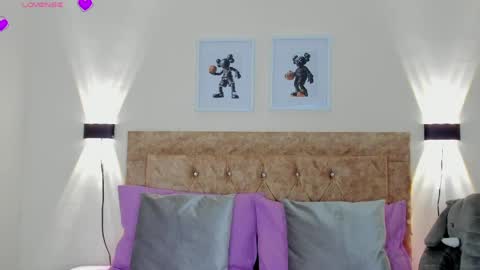 ri ri online show from April 2, 12:12 pm