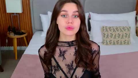 Rihanna online show from November 17, 5:59 pm