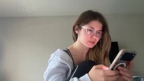 riley_ray69 online show from April 29, 3:28 pm