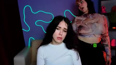 Meow online show from November 17, 8:44 pm