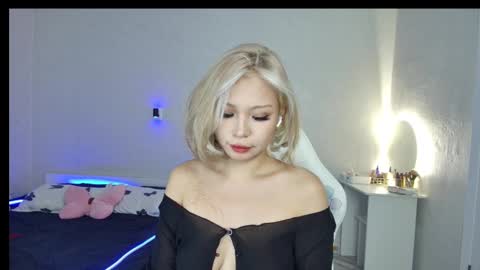 rileymee online show from March 4, 1:01 am