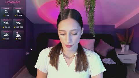 Snapshot of rioestrella chatting on September 18, 2:32 pm Emilia online show from September 18, 2:32 pm
