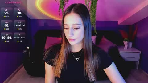 Snapshot of rioestrella chatting on September 19, 3:27 pm Emilia online show from September 19, 3:27 pm