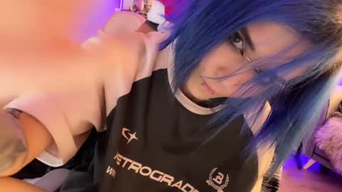 Snapshot of ripper_66 chatting on December 24, 10:28 pm   DianaBrite            fansl y online show from December 24, 10:28 pm