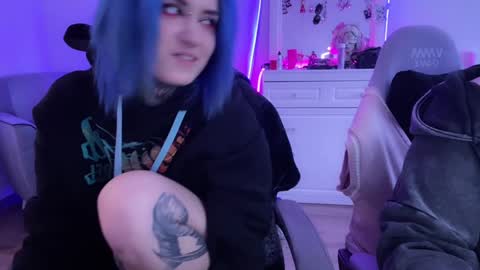 Snapshot of ripper_66 chatting on January 9, 11:36 am   DianaBrite            fansl y online show from January 9, 11:36 am