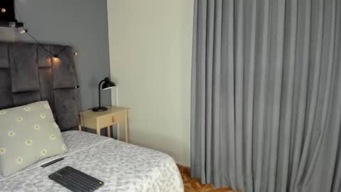 RIRI  online show from October 20, 7:52 pm