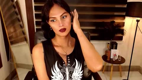 riri online show from October 25, 6:57 am