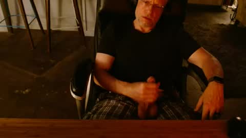Julian online show from August 2, 9:00 am