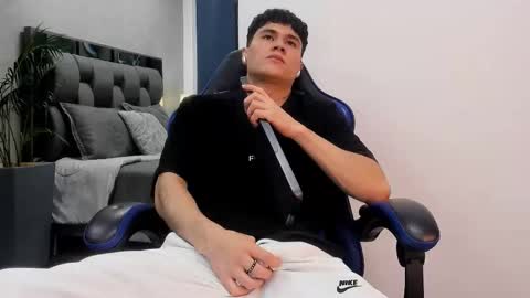 Roan Birkin online show from October 20, 8:36 pm