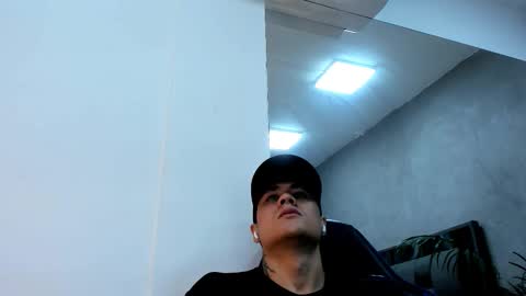 Roan Birkin online show from January 5, 7:39 pm