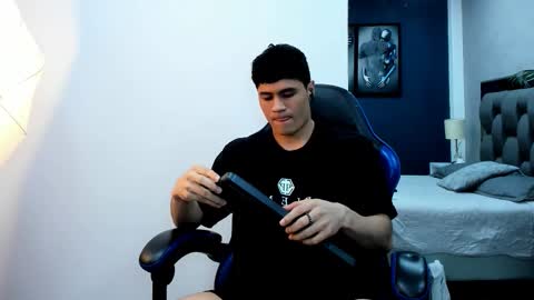 Roan Birkin online show from December 16, 11:11 pm