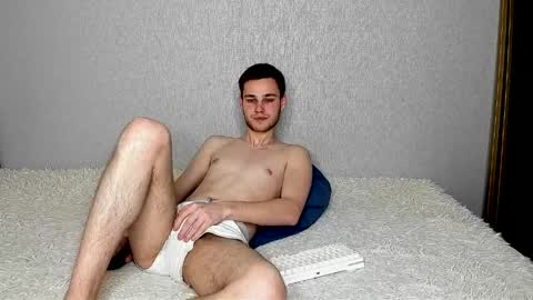 robert10211 online show from April 6, 7:48 pm