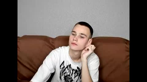 robert10211 online show from November 3, 11:33 am