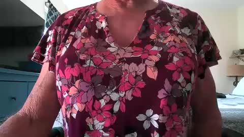 Snapshot of robert45556 chatting on October 14, 6:33 pm robert online show from October 14, 6:33 pm
