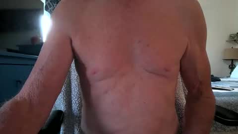 Snapshot of robert45556 chatting on October 8, 9:43 pm robert online show from October 8, 9:43 pm