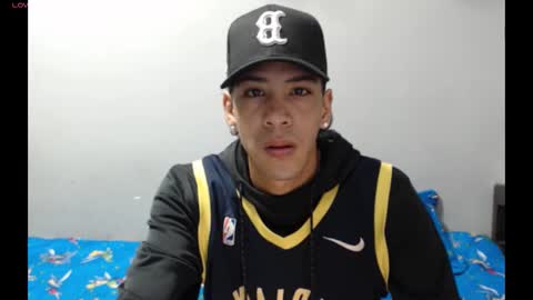 robert_kingg online show from February 17, 11:31 am