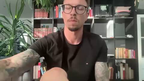 robert_x666 online show from June 19, 5:41 pm