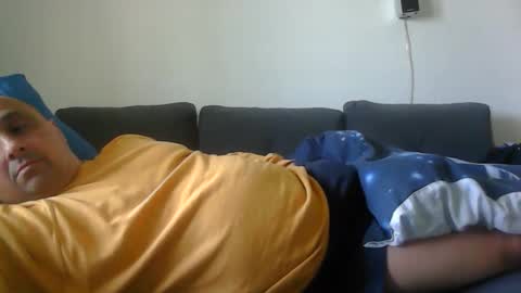 robin online show from April 19, 8:48 am