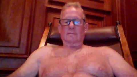robo0000 online show from August 8, 9:25 pm
