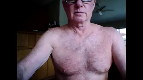 robo0000 online show from April 27, 4:48 pm