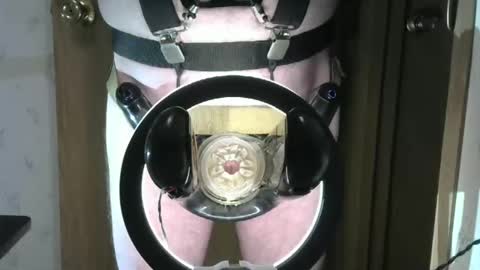 Snapshot of robodickmilker chatting on December 11, 10:36 am Robodickmilker online show from December 11, 10:36 am