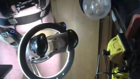 Snapshot of robodickmilker chatting on February 18, 8:38 am Robodickmilker online show from February 18, 8:38 am