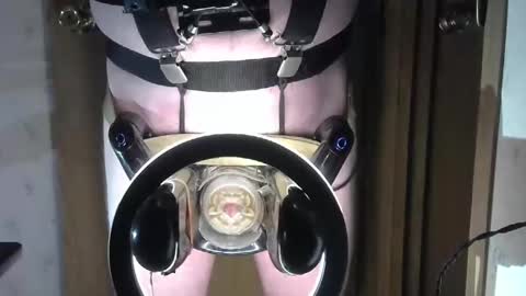 Snapshot of robodickmilker chatting on December 28, 10:34 pm Robodickmilker online show from December 28, 10:34 pm