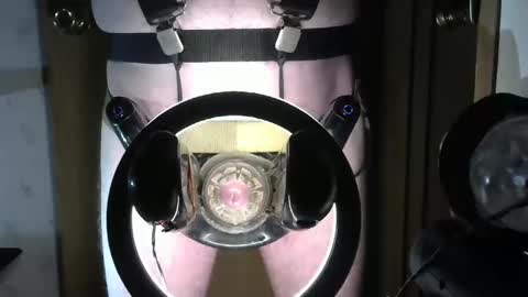 Snapshot of robodickmilker chatting on February 15, 9:15 pm Robodickmilker online show from February 15, 9:15 pm