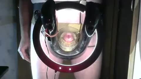 Snapshot of robodickmilker chatting on September 9, 10:32 pm Robodickmilker online show from September 9, 10:32 pm