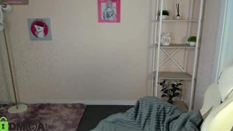 Snapshot of rockett_bunny chatting on October 10, 1:55 am Rockett online show from October 10, 1:55 am